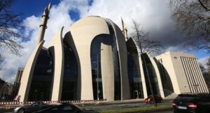 Selcuk_Kosgeroglu_koln_merkez_cami_hala_acilamadi_h267